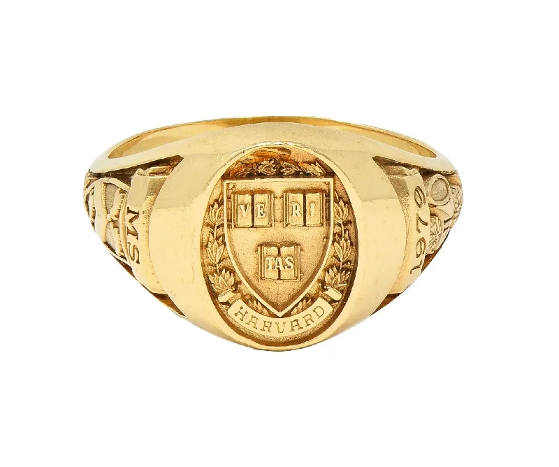 1979 14 Karat Yellow Gold Vintage Harvard Intaglio Signet Class Unisex Ring