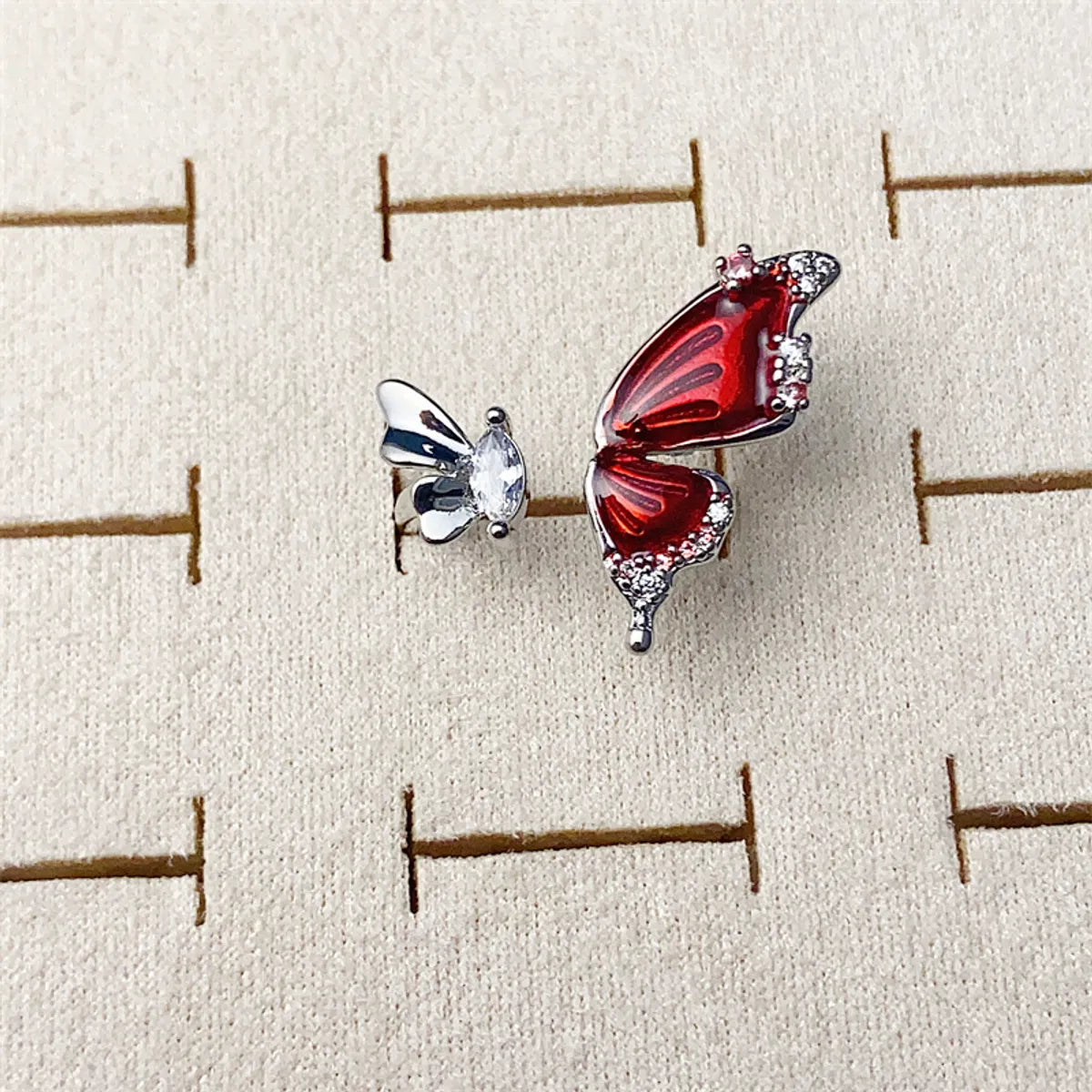 Jz0776 Zircon Butterfly