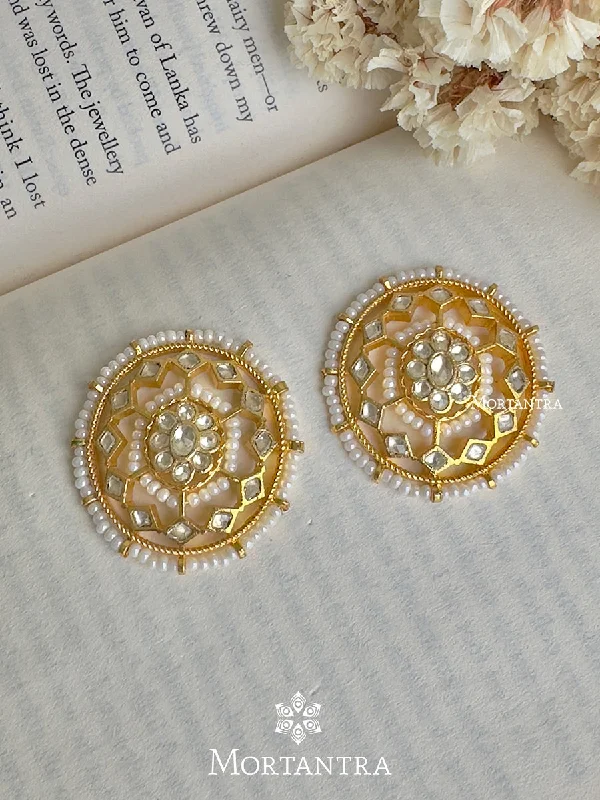 Vintage Style Earrings-White Color Gold Plated Jadau Kundan Earrings - ME1017Y